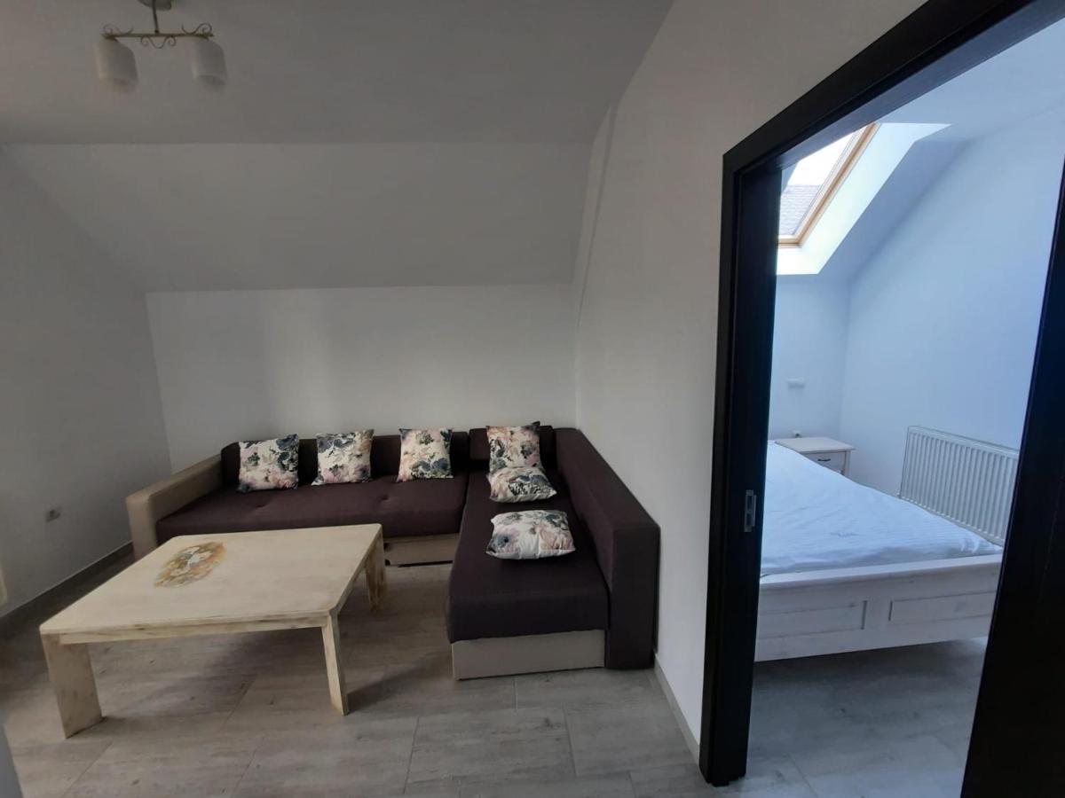 Casa De Oaspeti Maximilian คอดลา ภายนอก รูปภาพ